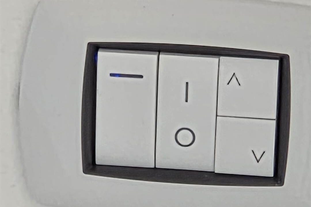 F_995811